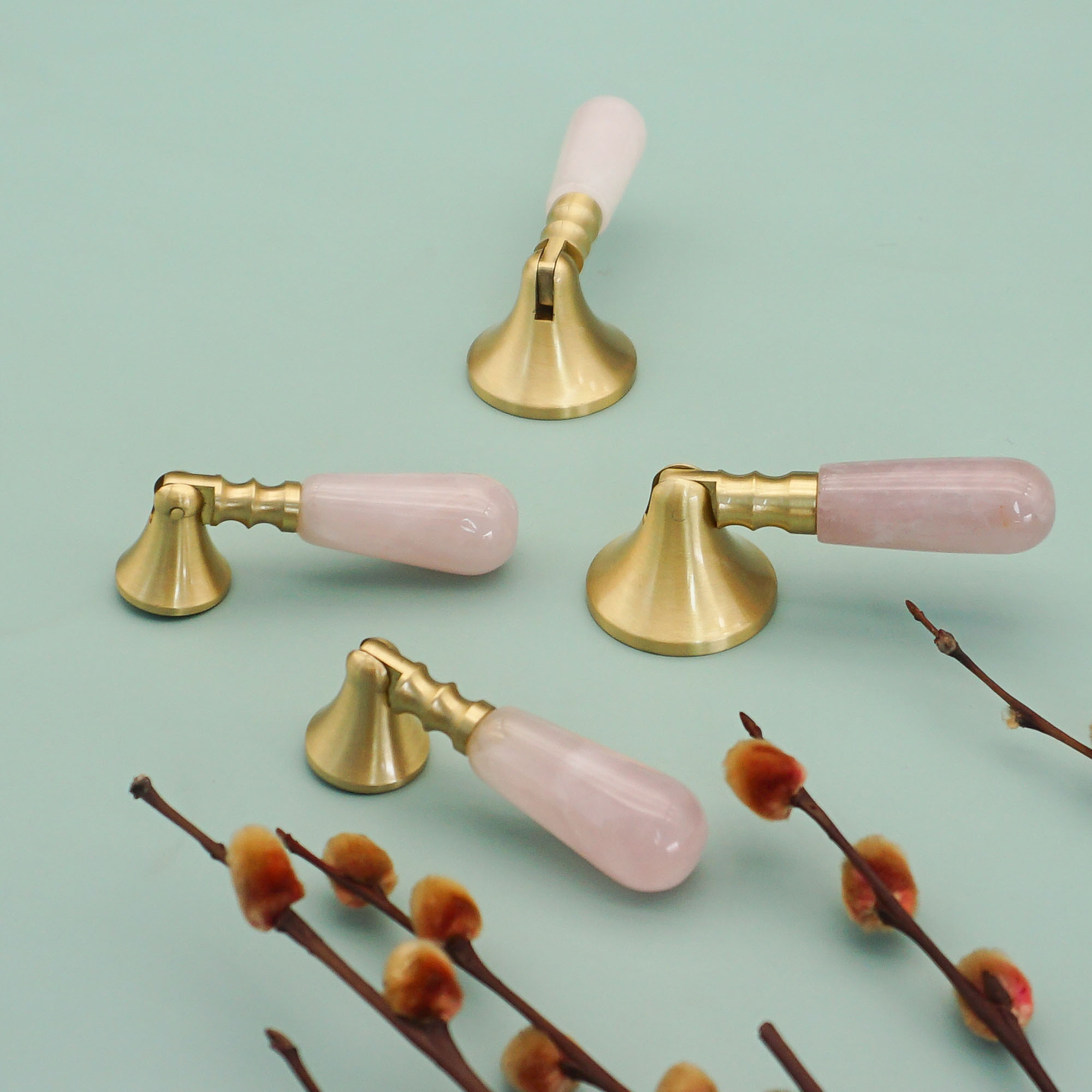 Furniture Hardware Drop Pulls - الوردي كريستال + النحاس مقابض الأبواب